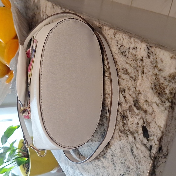 Nanette Lepore Carmella Smooth Convertable Satchel in White Lyst Scalloped White - Picture 3 of 9